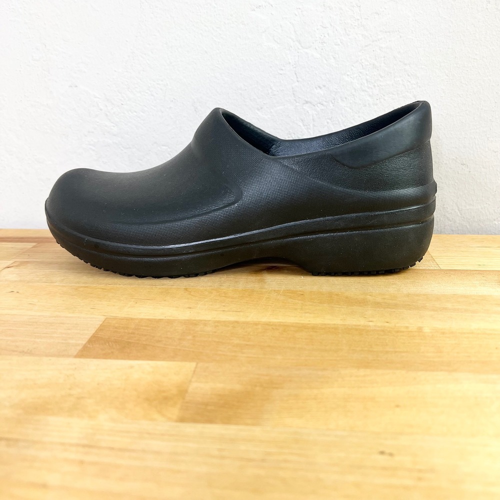 Crocs Professional Clog Black Work Shoes Nursing Chef Slip Resistant‎ Womens 7